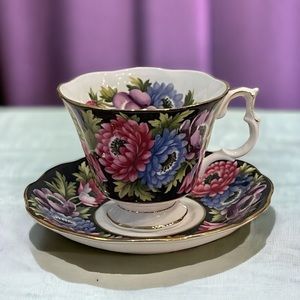 Vintage Royal Albert Bouquet Series “Anemone” Teacup & Saucer England Bone China